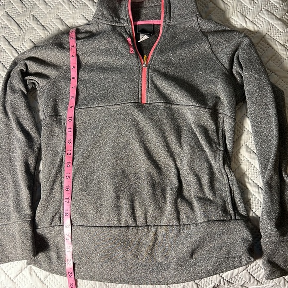 Grey Reebok athletic pull over - Picture 5 of 6